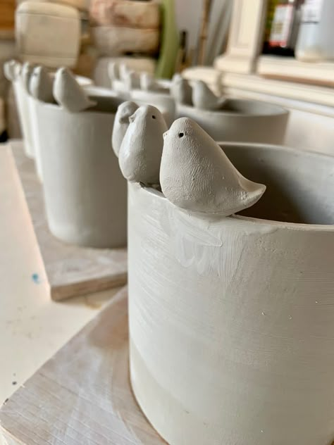 Slab Ceramics, Clay Birds, Pottery Animals, Sculpture Art Clay, Diy Air Dry Clay, Pottery Workshop, Ceramic Artwork, Pottery Handbuilding, Cerámica Ideas