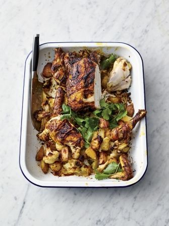 Roast tikka chicken Jamie Oliver Roast Chicken, Jamie Oliver 5 Ingredients, Tikka Chicken, Jamie Oliver Recipes, Roast Chicken Recipes, Sunday Roast, Chicken Tikka, Roast Recipes, Jamie Oliver