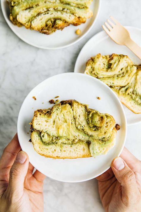 Pistachio Babka, Pistachio Dessert, Babka Recipe, Chocolate Pistachio, Chocolate Babka, Pistachio Cream, Dessert Aux Fruits, Breakfast Pastries, Pastry Flour