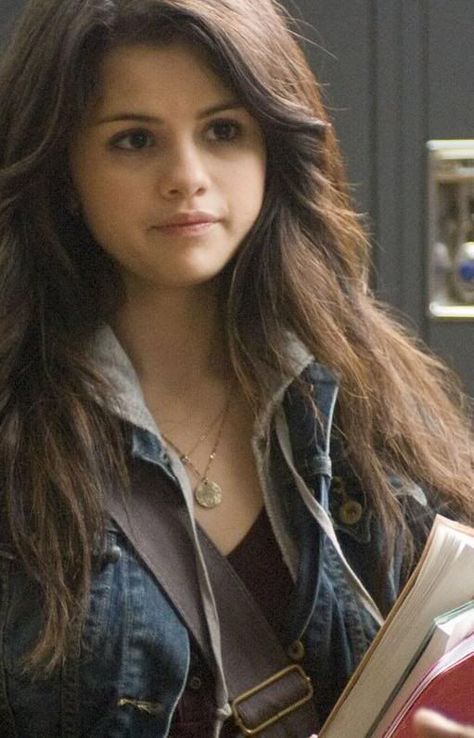 Another Cinderella story on Pinterest | Drew Seeley, Selena Gomez ... Taylor Swift Bad Blood, Another Cinderella Story, Light Makeup Looks, Selena Gomez Photoshoot, Selena Gomez Cute, Selena Gomez Photos, Selena Gomez Pictures, Cinderella Story, Selena G