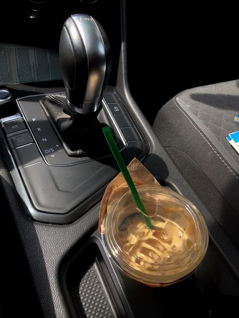 Starbucks Car Aesthetic, Coffee In Car, Starbucks Photography, Café Starbucks, Coffee Starbucks, Inside Car, Car Console, Coffee Instagram, Ideal Life