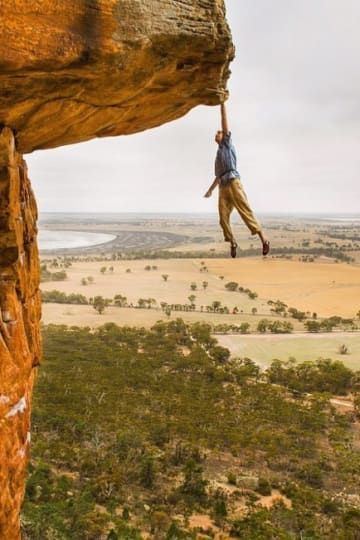 17 Instagram Accounts That Will Make You Say 'Wow, Planet Earth' Rock Climbing Photography, Ernesto Che, Rock Climbers, Mountain Climbing, Photo Vintage, Break Dance, Parkour, Extreme Sports, Video Photography