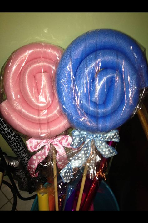 Lollipops out of pool noodles! Balloon Lollipops, Candyland Birthday Party Decorations, Candyland Party Theme, Candyland Decor, Candyland Birthday Party, Dance Themes, Gingerbread Christmas Decor, Candyland Birthday, Prom Theme