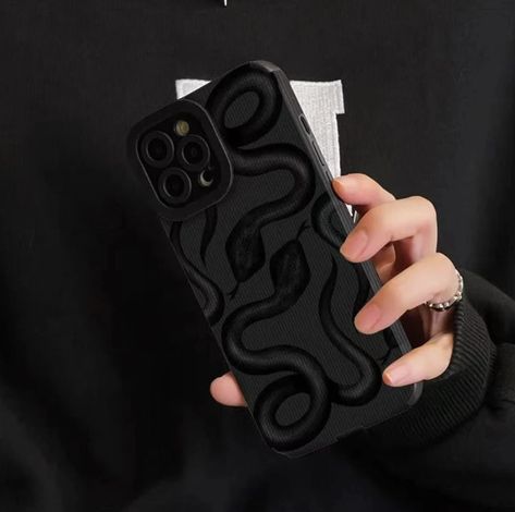 Artsy Outfit, Iphone Cases Cute, Black Iphone Cases, Snake Leather, Max Black, Snake Patterns, Black Snake, Snake Design, Mini Camera