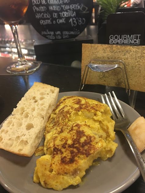 Tortilla Patatas, Spanish Omelette, Huevos Fritos, Tortillas, Aesthetic Food, French Toast, Madrid, Toast, Bar