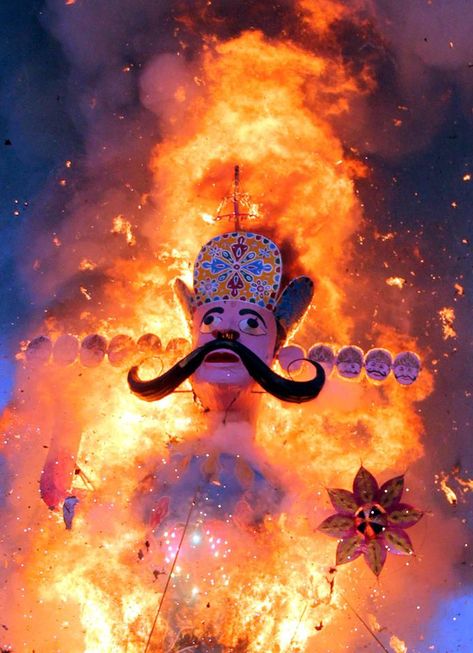 Ravan Pic, Dussehra Ravan, Ancient Indian Paintings, Happy Dusshera, Happy Dussehra Wishes, Hanuman Ji Wallpapers, Holi Photo, Vedic Art, Goddess Artwork