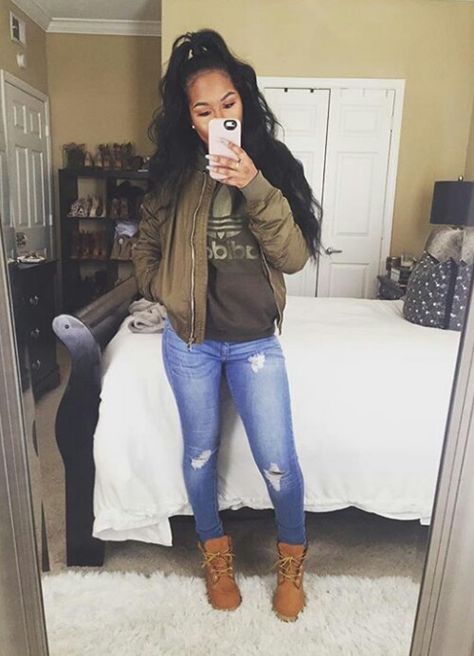 Timberland Boots Outfit, Random Outfits, Timberland Outfits, Office Clothes, Pastel Outfit, Fashion Nova Jeans, Girl Swag, Mode Inspo, Dope Outfits