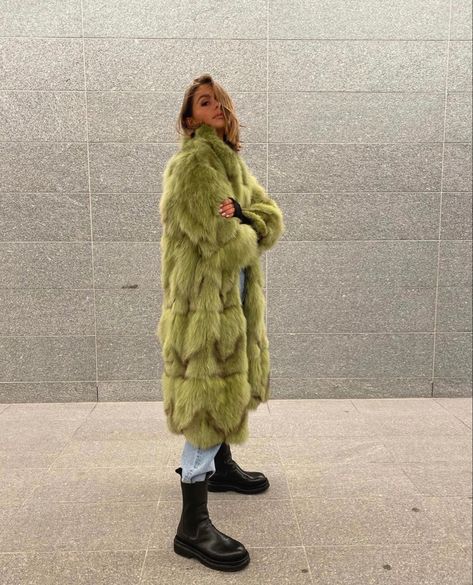 Maria Kragmann, Vinter Mode Outfits, Vintage Outfit Inspiration, Winter Mode Outfits, Green Fur, Vintage Outfit, Mode Inspo, Mode Vintage, Winter Fashion Outfits