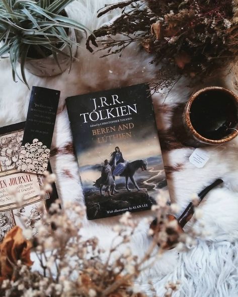 Beren And Luthien, Bookish Aesthetic, J.r.r. Tolkien, Tolkien Books, The Two Towers, J R R Tolkien, Jrr Tolkien, Dark Lord, Winter Aesthetic