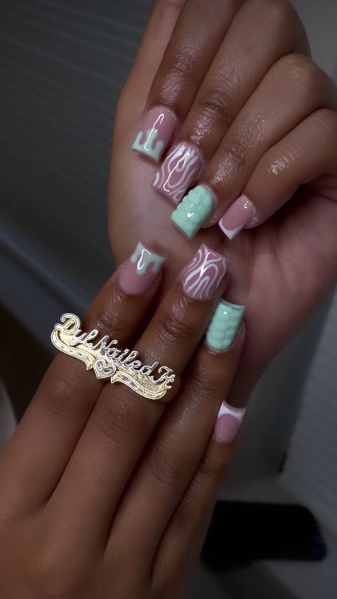 Shorts Nails Acrylic, Shorts Nails Ideas, Baddie Short Acrylic Nails Designs, Baddie Short Nails, Short Nails Birthday, Cute Baddie Nails Short, Acrylic Overlay Nails Short, Exotic Short Nails, Short Baddie Nails