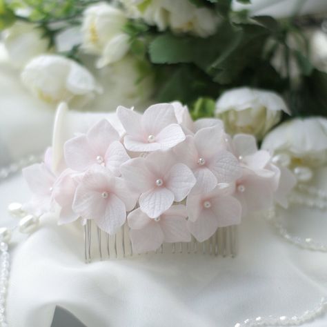 Handmade Blush Hydrangea Flower Bridal Hair Comb Flower - Etsy Gold Hair Comb Wedding, Bridal Hair Accessories Flower, Flower Hair Accessories Wedding, Hydrangea Wedding, Bridal Hair Headpiece, Hydrangeas Wedding, Headpiece Bridal, Wedding Hair Comb, Bridal Hair Flowers