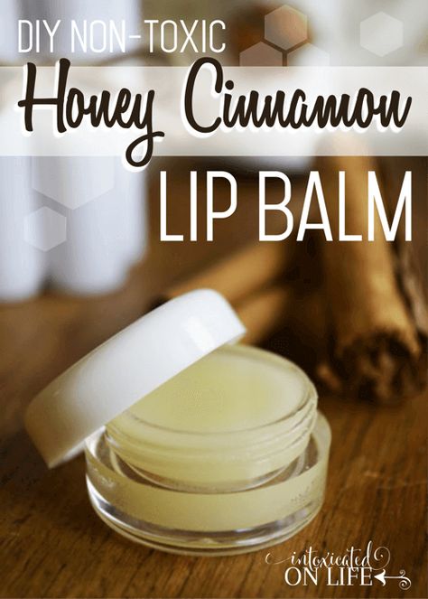 Honey Diy, Honey Cinnamon, Lip Balm Recipes, Homemade Lip Balm, Diy Kosmetik, Homemade Lotion, Diy Lip Balm, Diy Lips, Diy Cosmetics