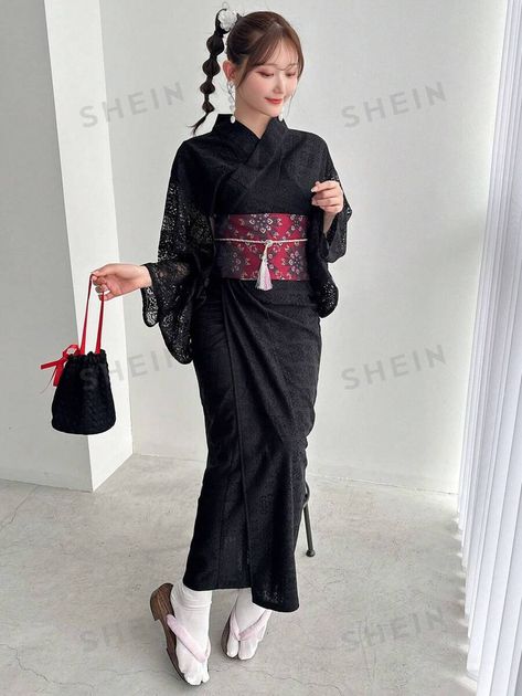 Yukata is a casual, comfy summer kimono with modern charm. Yukata Women, Japanese Yukata, Kimono Style Tops, Black Japanese, Summer Kimono, Style Tops, Traditional Modern, Kimono Style, Asian Outfits