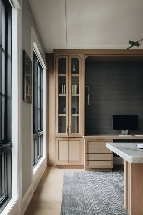 Elevate Your Workspace: A Guide to Stylish Home Office Design - Design Dossier Office Cabinetry, Efficient Home Office, Kitchen Desk Areas, Elegant Office Decor, Photography Home Office, Home Office Built Ins, Stylish Home Office, Chic Office Decor, Office Built Ins