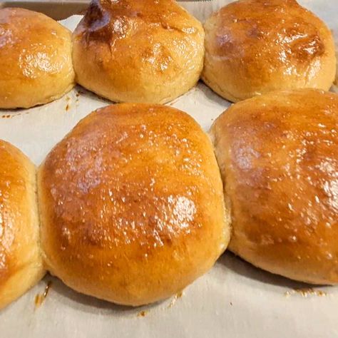 Brioche Hamburger Buns Made with Fresh Milled Flour (Soft & Fluffy) - Fresh Milled Mama Brioche Hamburger Buns Homemade, Breville Bread Maker Recipes, Fresh Milled Flour Recipes, Milling Grains, Brioche Hamburger Buns, Bun Recipes, Fresh Milled Flour, Grains Recipes, Homemade Burger Buns