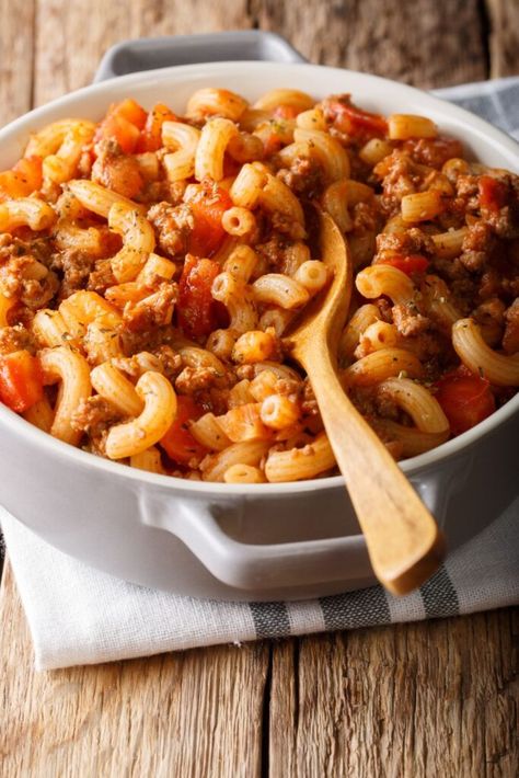 Delia Smith Vegetarian Goulash Ground Beef Crockpot Recipes, Golo Recipes, Beef Goulash, Macaroni Recipes, Goulash Recipes, Crockpot Recipes Beef, Dinner With Ground Beef, Crockpot Beef, Crockpot Recipes Slow Cooker