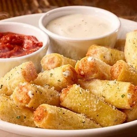 Stuffed Ziti Fritta Recipe, Fried Ziti, Ziti Fritta Recipe, Stuffed Ziti Fritta, Stuffed Ziti, Restaurant Appetizers, Olive Garden Recipes, Stuffed Pasta, Ziti Recipes