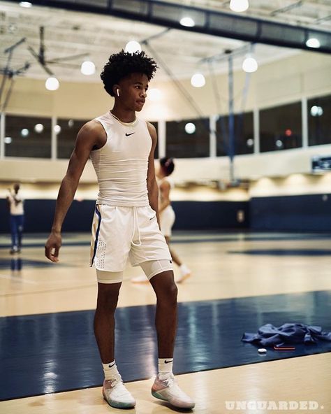 UNGUARDED on Instagram: “Sharife Cooper @sharife.cooper | “My family means the world to me, anytime I touch the court I remember I’m not only doing it for myself…” Sharife Cooper, Lebron James Jr, College Basketball Players, Dark Skin Boys, Basketball Workouts, Basketball Is Life, Kentucky Basketball, Nba Pictures, Basketball Photography