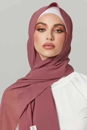 Chiffon Collection – Zahraa The Label Scarf Head Wraps, Hijab Styling, Turban Scarf, Simple Hijab Tutorial, Hijab Designs, Chiffon Hijab, Hijab Fashionista, Muslim Fashion Hijab Outfits, Chiffon Shawl