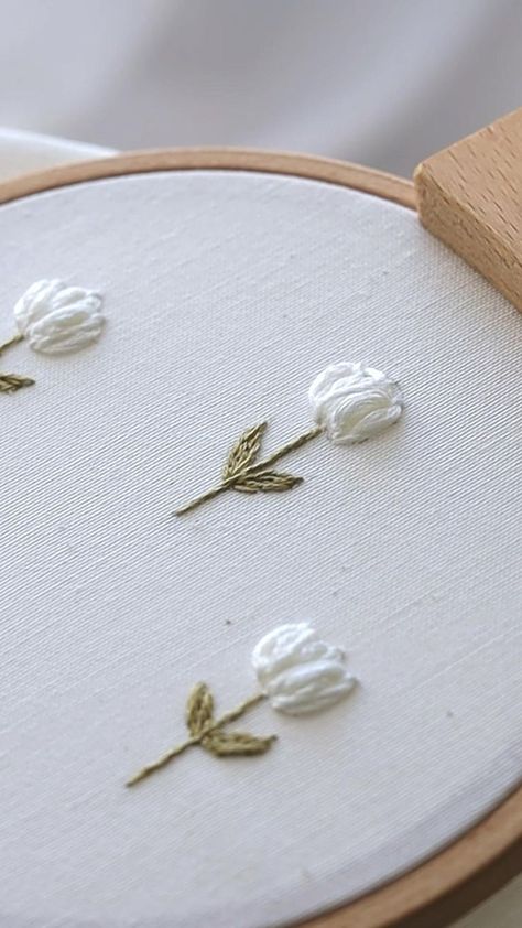 Pin on e m b r o i d e r y Flower Embroidery Tutorial, Simpul Makrame, Basic Hand Embroidery Stitches, Simple Hand Embroidery Patterns, Clothes Embroidery Diy, Pola Bordir, Ribbon Embroidery Tutorial, Embroidery Lessons, Diy Embroidery Designs