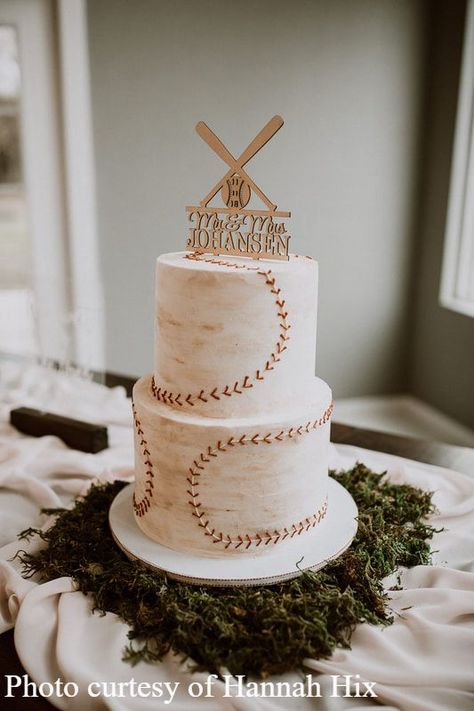 Baseball Grooms Cake, Baseball Wedding Cakes, Baseball Wedding Ideas, Baseball Theme Wedding, Baseball Theme Birthday, Baseball Cake, Baseball Wedding, Spring Wedding Cake, Grooms Cakes