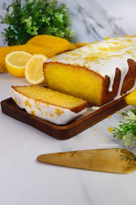 Lemon Drizzle Cake Best Lemon Drizzle Cake, Lemon Drizzle Icing, Easy Lemon Drizzle Cake, Drizzle Icing, Cakes Made With Oil, Orange Drizzle Cake, Whiskey Cake, Lemon Drizzle Cake, Lemon Icing