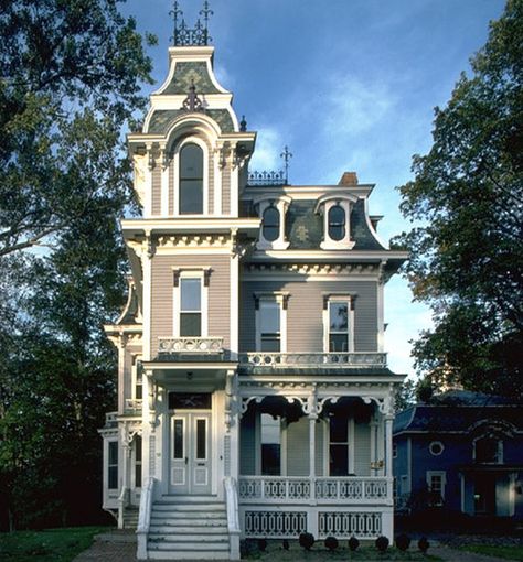 square turret Victorian Style House, Old Victorian Homes, Victorian Style Homes, Victorian Mansions, Victorian Architecture, Victorian Design, Dashboard Design, Historical Architecture, Pretty House