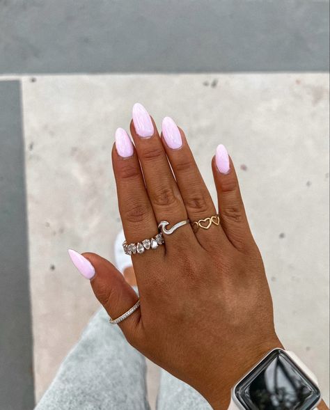 Summer Nails For Vacation 2024, Nails For Bahamas Vacation, Rounded Nails Acrylic, Cute Nail Ideas For Summer Almond Shape, 2024 Beach Nails, Trendy Nail Inspo Almond, Neutral Summer Nail Designs, Pink Nail Color Ideas, Simple Color Nails