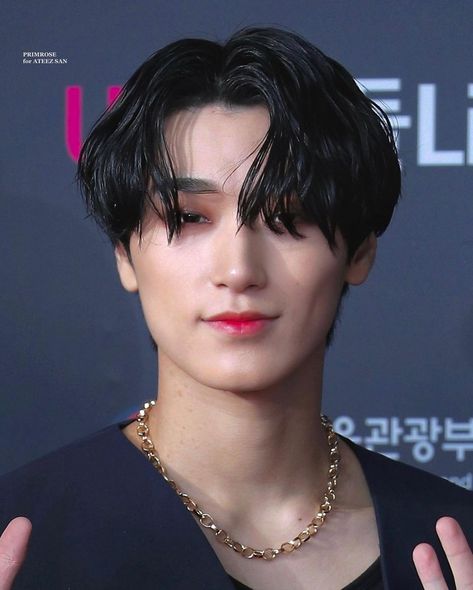 San Neck Freckles, San Freckles, Ateez Choi San, English Men, Red Carpets, Choi San, Find Picture, Music Artists, Boy Bands