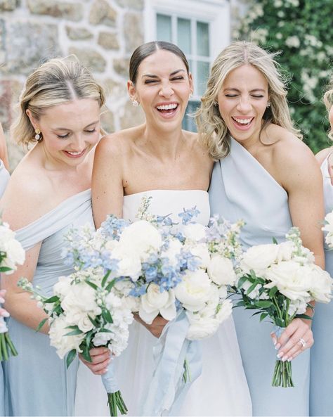 Flower Arrangements Wedding Table Hydrangeas, Simple Wedding Bouquets Spring, Light Blue Bridesmaids Bouquets, White Blue Bridesmaid Bouquet, Pops Of Blue Wedding, White And Light Blue Wedding Bouquet, Spring Wedding Hydrangea, Simple Hydrangea Bouquet, Hydrangea Isle Wedding