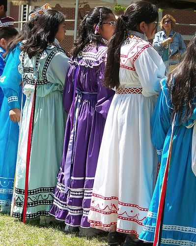 Choctaw Dancers Choctaw Women, Choctaw Dress, Choctaw Clothing, Cherokee Tear Dress, Choctaw Tribe, Choctaw Indian, Choctaw Nation, Native American Dance, Native American Dress