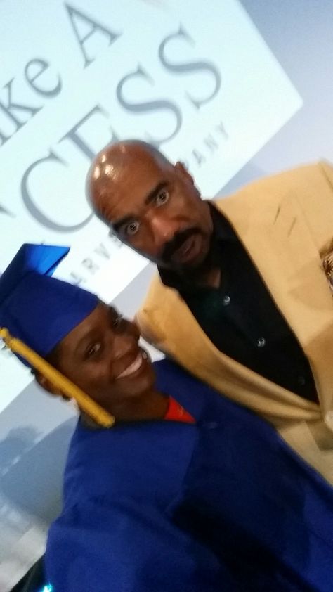 Steve Harvey Selfie we #alas2016 Steve Harvey Pfp, Graduation Meme, Future Poster, My Favorite Person, Funny Snaps, Shave My Head, Unpopular Opinion, Steve Harvey, Funny As Hell