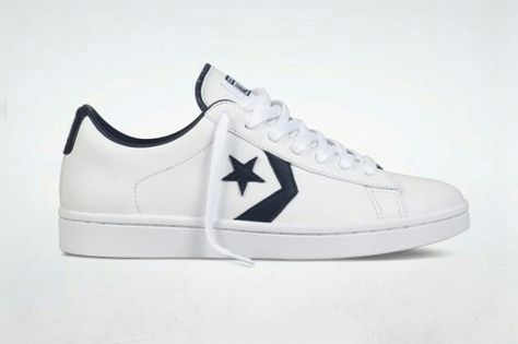 Where To Buy Converse, Vintage Shoes Men, Converse Pro Leather, Converse Cons, Best Running Shoes, Shoe Company, Mens Style, Sneakers Men Fashion, Converse All Star