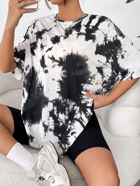 SHEIN EZwear Tie Dye Knit Loose Fit Women's T-ShirtI discovered amazing products on SHEIN.com, come check them out! Workout Fits, White Casual, Half Sleeve, Amazing Products, Fashion Online Shop, Half Sleeves, All Fashion, Women Clothing, Womens Tees