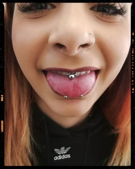 Piercing Ideas - Smiley Piercing - Tongue Piercing Split Tongue Piercings, Piercings Idea, Piercing Tongue, Double Tongue Piercing, Smiley Piercing, Airbrush App, Cute Piercings, Piercings Unique, Tongue Piercing