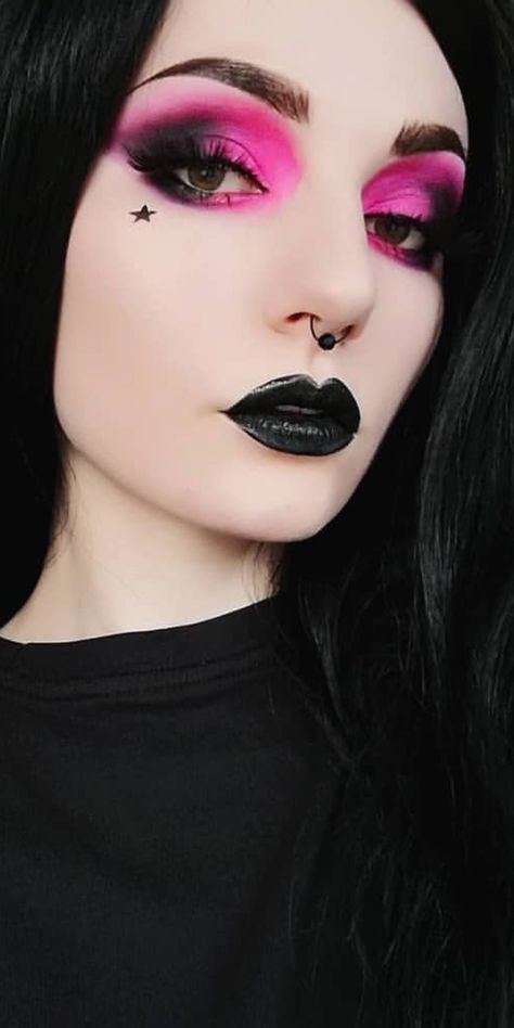 Barbie Makeup, Emo Eye Makeup, Alternative Makeup, Goth Makeup Looks, Cool Makeup Looks, Pastel Goth Makeup, Rock Makeup, Pink Eyeshadow Look, Punk Makeup