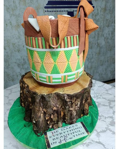 An ideal Kenyan idea for a ruracio, Ntheo, Ngasya function. All cake, all edible decorated using fondant. Ruracio Cake Designs, Ruracio Decor Ideas, African Shirts Designs, African Wedding Cakes, Using Fondant, Log Cake, African Traditions, Themed Wedding Cakes, Kente Cloth