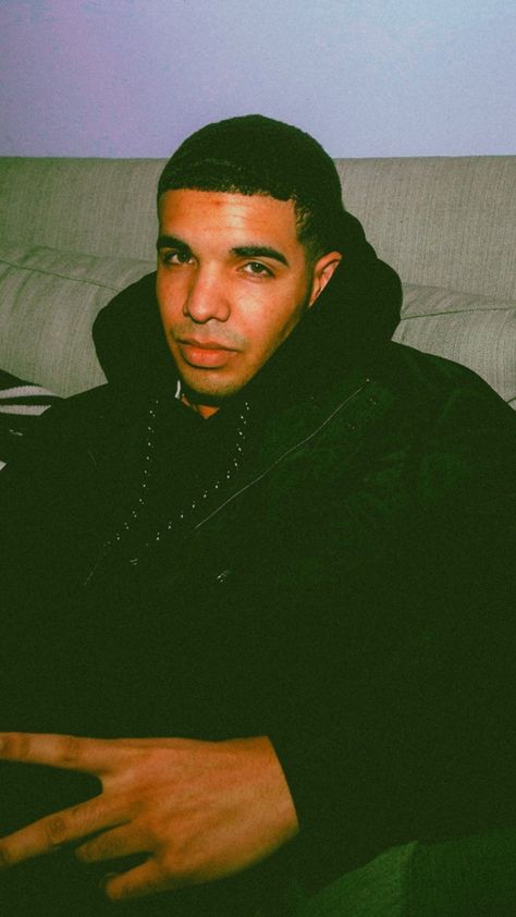 Young Drake, Drake 2016, Drake Wallpaper, Aubrey Graham, Champagne Papi, Kobe Bryant Quotes, Drake Photos, Aubrey Drake, Adidas Swift Run