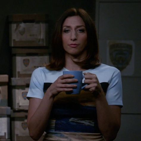 chelsea peretti as gina linetti in BROOKLYN 99. Gina Brooklyn 99, Gina B99, Serving Cvnt, Tara Jones, Chelsea Peretti, Gina Linetti, Rosa Diaz, Amy Santiago, Jake Peralta