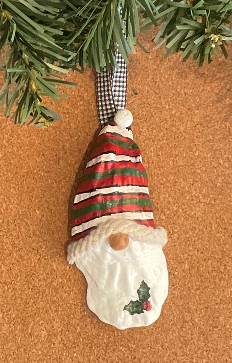 Oyster Shell Gnome Gnome Ornaments Diy, Oyster Shell Christmas, Oyster Ornament, Shell Painting, Shell Ideas, Christmas Crafts Diy Projects, Oyster Shell Crafts, Wood Snowman, Handcrafted Gifts