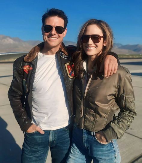 Tom Cruise Hot, Tom Cruise Movies, Movie Couples, Jennifer Connelly, Hollywood Celebrities, Tom Cruise, Celebrities Female, American Vintage, Military Jacket