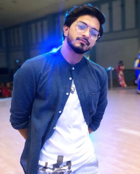 #MugenRao #TheMugenRao #MugenRaoFans Mugan Rao Pic, Mugen Rao, Wallpaper Iphone Neon, Celebrity Stars, Love Couple Photo, Actors Images, Photos Hd, Actor Photo, Cute Actors