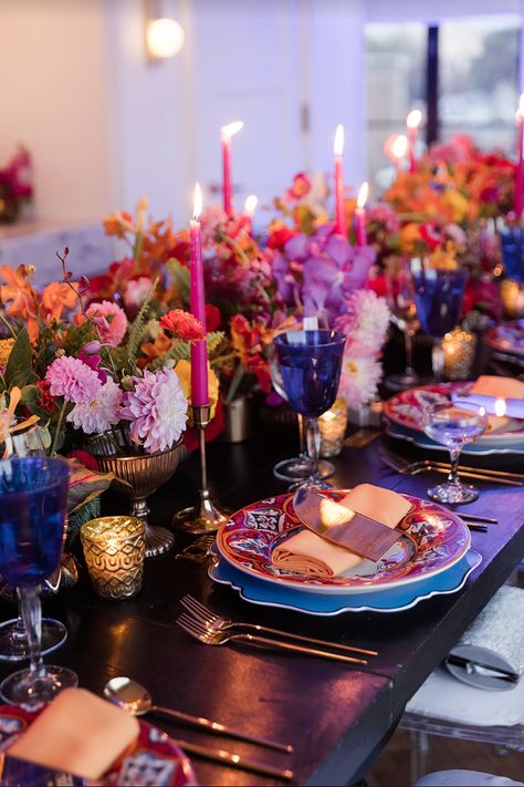 Black Tablecloth Colorful Flowers, Summer Wedding Palette, Grad Brunch, Colorful Floral Arrangement, 21 Dinner, Colorful Summer Wedding, Polish Wedding, 21 Diner, Summer Wedding Inspiration