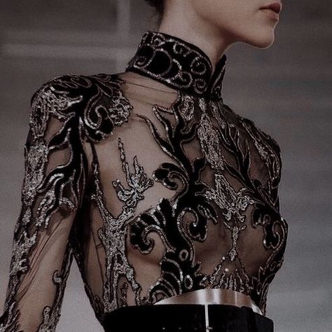 Fae Aesthetic Clothes, Style Inspiration Dresses, Runaway Aesthetic, Dark Fae Aesthetic, Dark Ethereal, Fair Folk, Fae Aesthetic, Dark Dress, Royalty Aesthetic