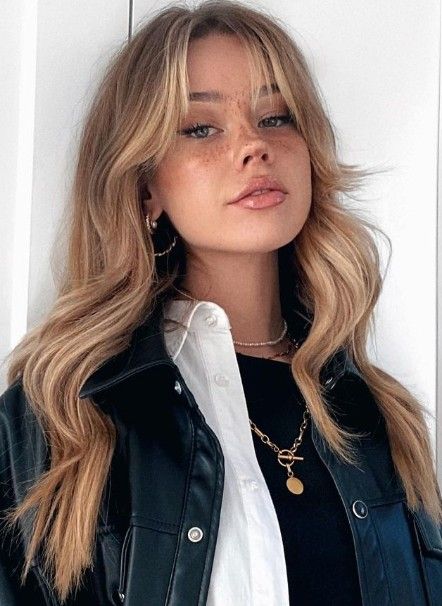 Haircut Selfie, Photo Hijab, Blonde Hair With Bangs, Cute Hairstyle, Hairstyles For Layered Hair, Blonde Hair Inspiration, Blonde Hair Looks, Hijab Girl, Hair Stylies