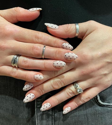 100 Cute Polka Dot Nail Art Ideas To Add Some Fun to Your Look Chrome Polka Dot Nails, Black And White Polka Dot Nails, Black Polka Dot Nails, White Polka Dot Nails, Polka Dots Nails, Dot Nail Art Designs, Polka Dot Nail Designs, Dot Nail Designs, Polka Dot Nail Art