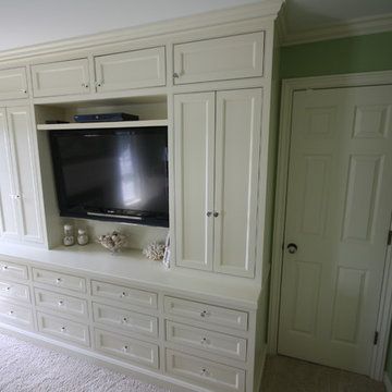 Entertainment Center Bedroom, Built Wardrobe, Bedroom Entertainment Center, Entertainment Center Ideas, Bedroom Tv Cabinet, Wayfair Bedroom, Wall Entertainment Center, Bedroom Built Ins, Tv Built In