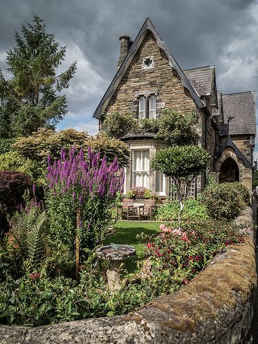 Pateley Bridge, Storybook Homes, Stone Cottages, Fairytale Cottage, Storybook Cottage, Cottage Garden Design, Country Cottage Decor, Cottage Style Homes, This Old House