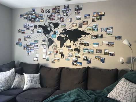 Traveler Room Ideas, Travel Map With Pictures, World Map With Family Pictures, Travel Theme Room Decor, Travel Theme Wall Decor, World Map Pictures Wall, Map Decoration Wall, Travel Memories Display Wall Galleries, Travel Picture Wall Ideas Photo Displays