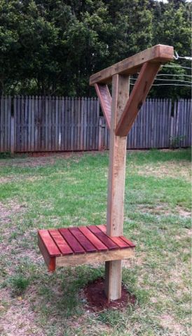 Clothesline Ideas, Outdoor Clothes Lines, Bench Shelf, Yard Project, Christmas Outdoor, Patio Decorating, Clothes Line, Outdoor Projects, Garden And Yard